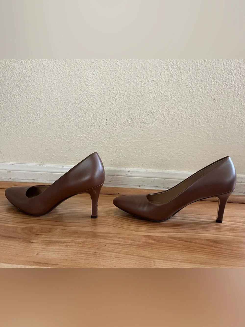Naturalizer Brown Pointed Leather Pumps